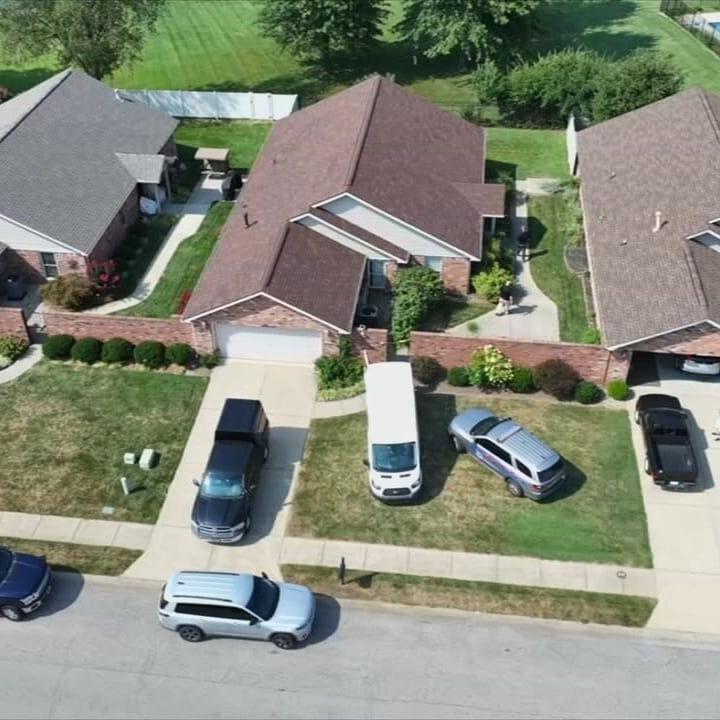 Police investigate after headless body found in Jeffersonville home